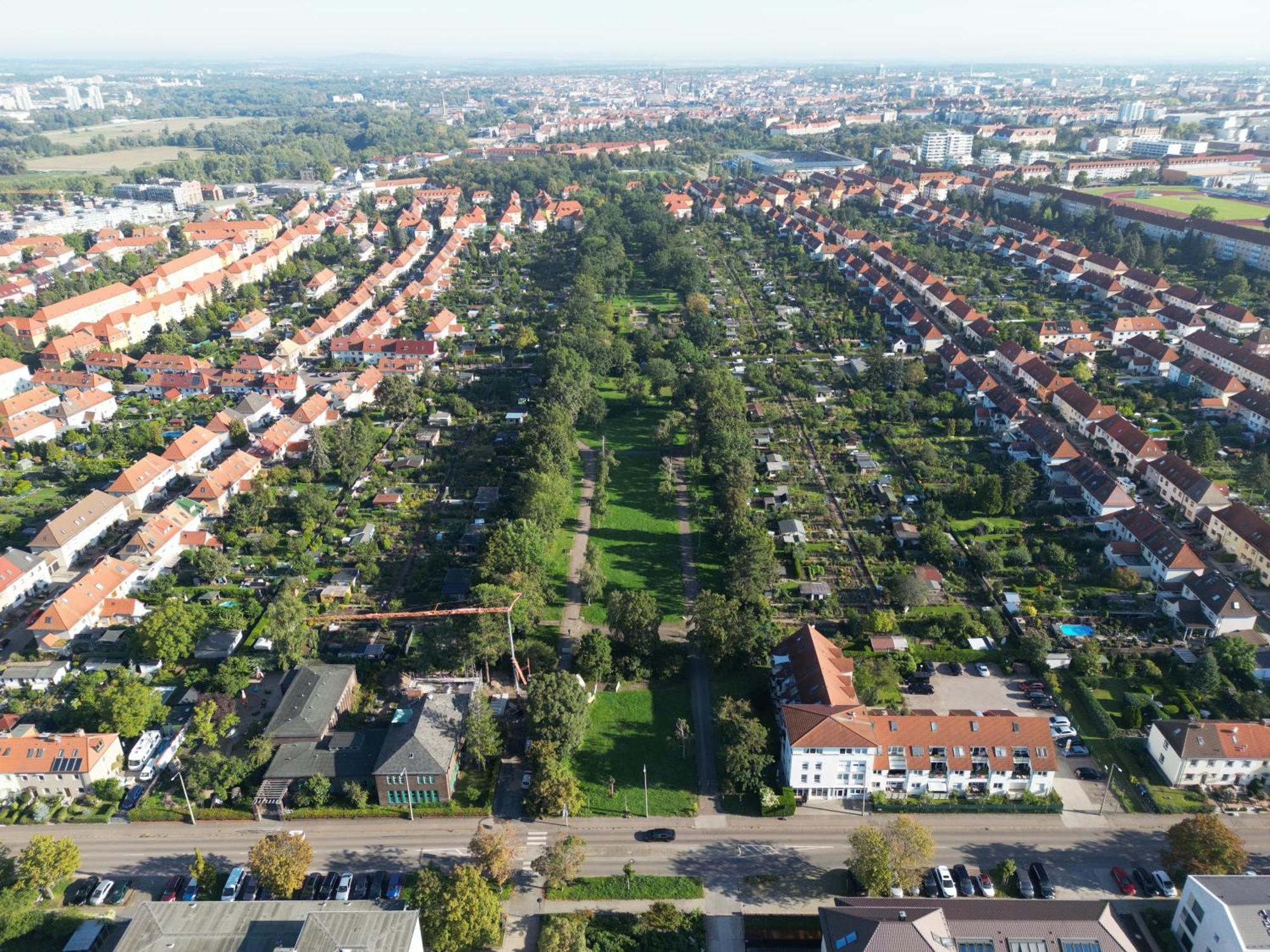 Fewo Am Park - 4P, Boxspringbett, Balkon, Smarttv, Gesundbrunnen, Familienfreundlich Halle  Exterior foto